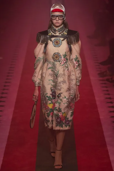 Look 72